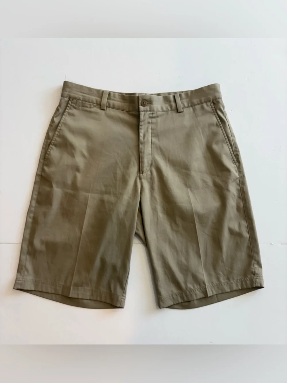 Nike Golf Men's Khaki Standard Fit Flat-Front Shorts 32 - Picture 1 of 4